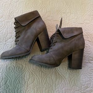 Forever 21 brown/taupe booties size 8